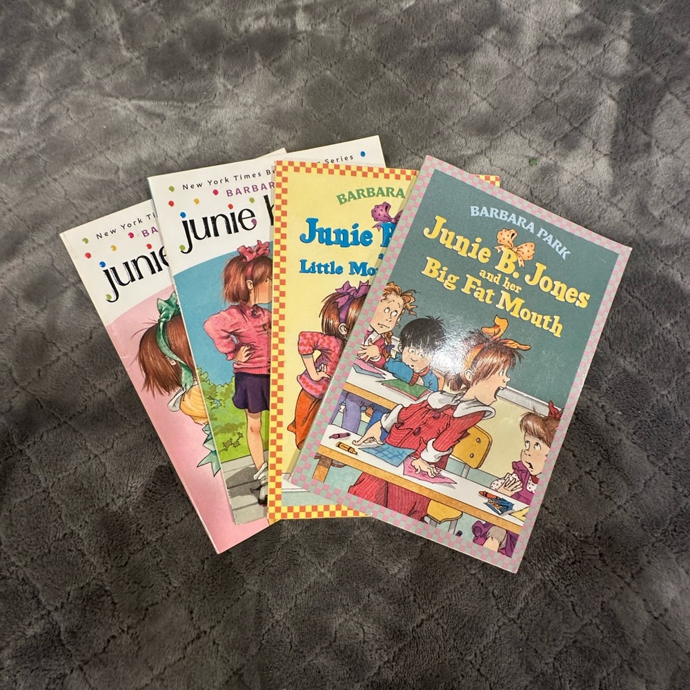 BOOKS: junie b jones book bundle!!